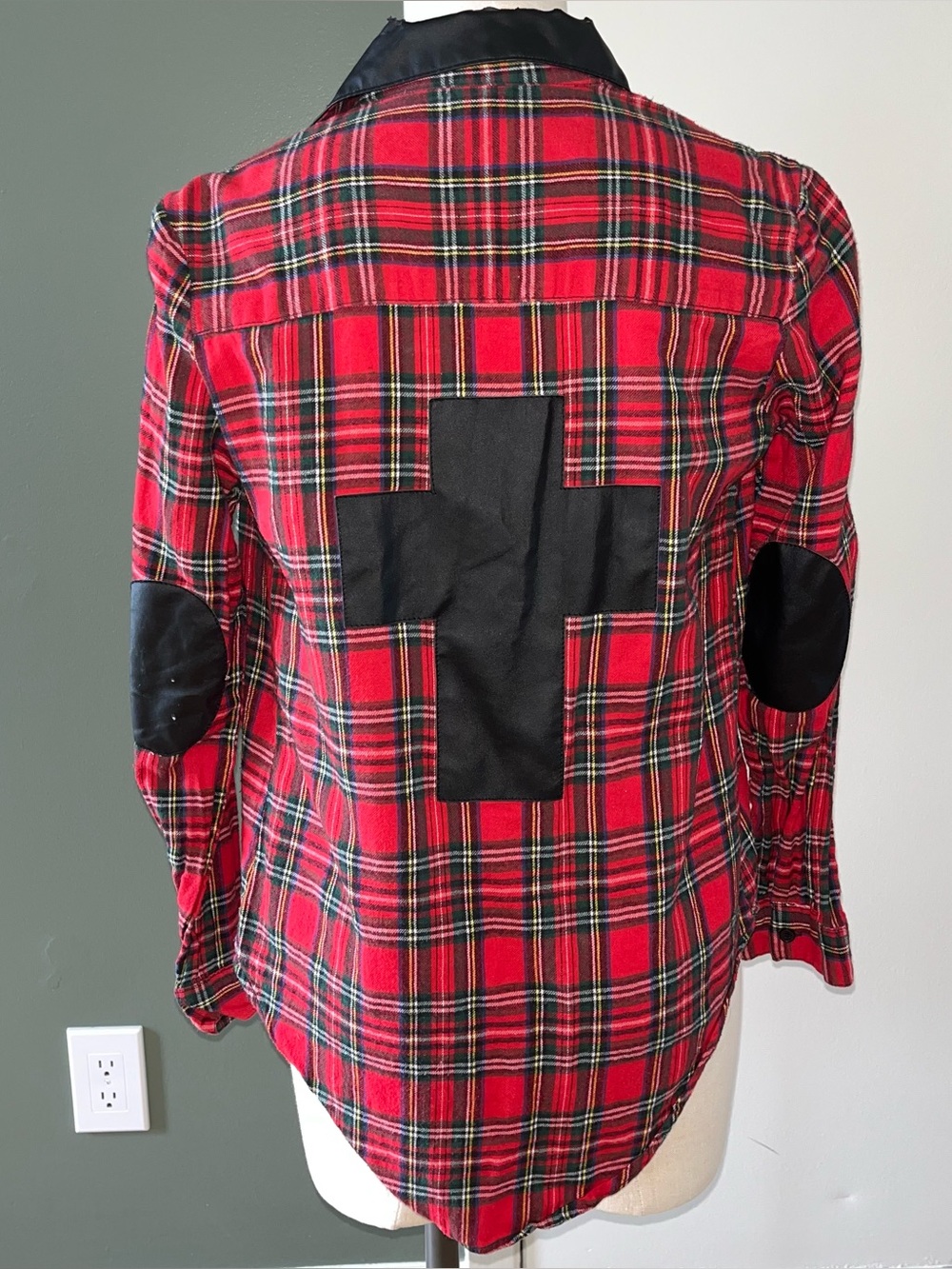 Fun & Flirt Women’s S Red Plaid Cotton Flannel Long Sleeve Button-Up Shirt